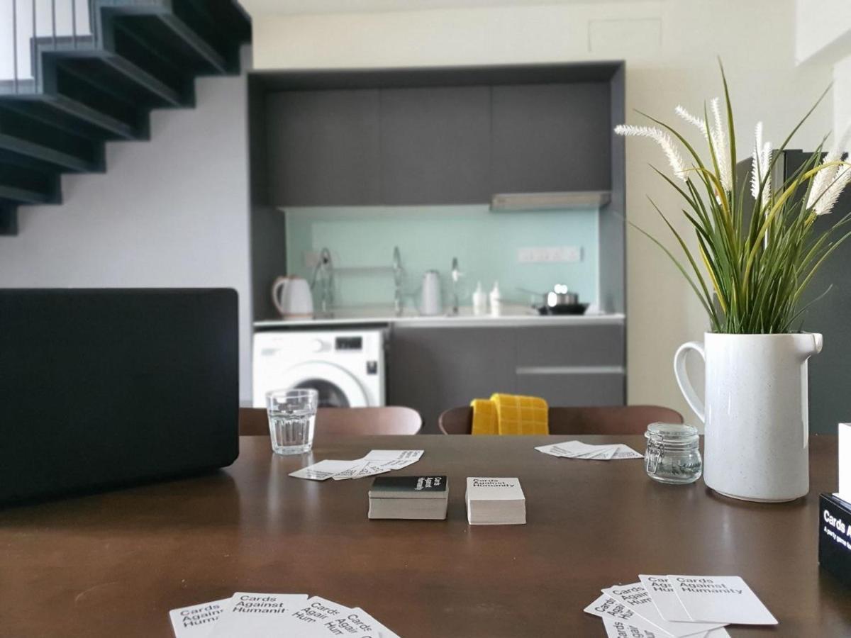 The Perfect Getaway @ Tamarind Suites, Netflix 300mbps Apartment *