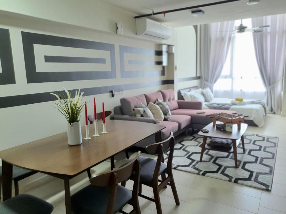 The Perfect Getaway @ Tamarind Suites, Netflix 300mbps