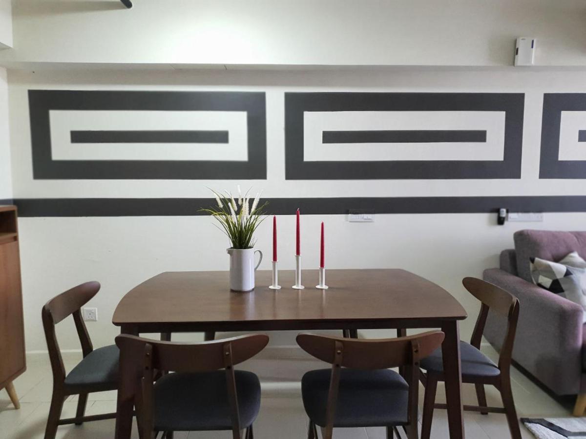 The Perfect Getaway @ Tamarind Suites, Netflix 300mbps Apartment